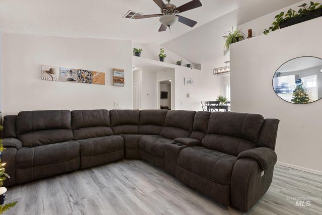 3114 Hyde St, Caldwell, ID 83605