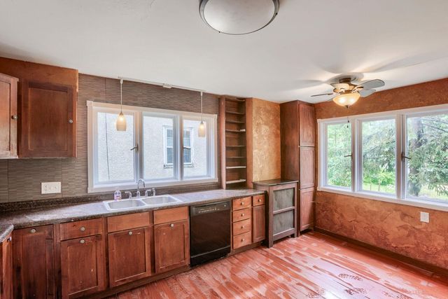 1092 25th Avenue SE, Minneapolis, MN 55414