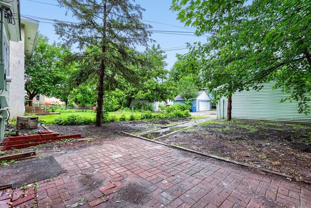 1092 25th Avenue SE, Minneapolis, MN 55414