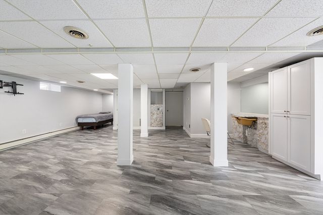 34 Wellman St, Lowell, MA 01851