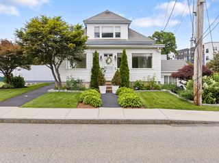 34 Wellman St, Lowell, MA 01851