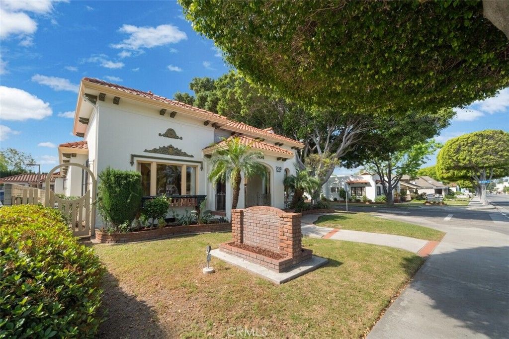 702 E Chapman, Orange, CA 92866 — photo 2