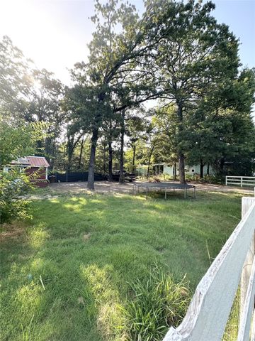 227 Cedar Trail Drive, Mabank, TX 75156