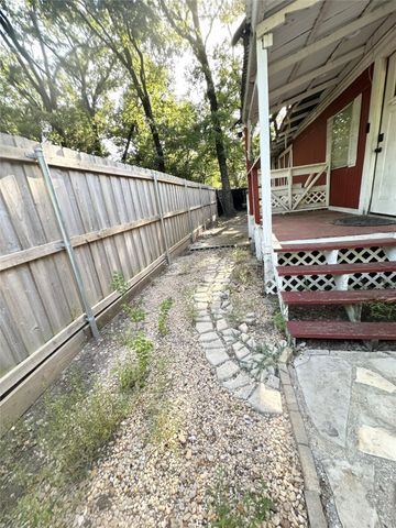 227 Cedar Trail Drive, Mabank, TX 75156