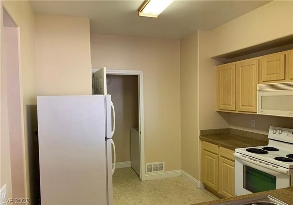 8000 West Badura Avenue 1045, Las Vegas, NV 89113 — photo 4