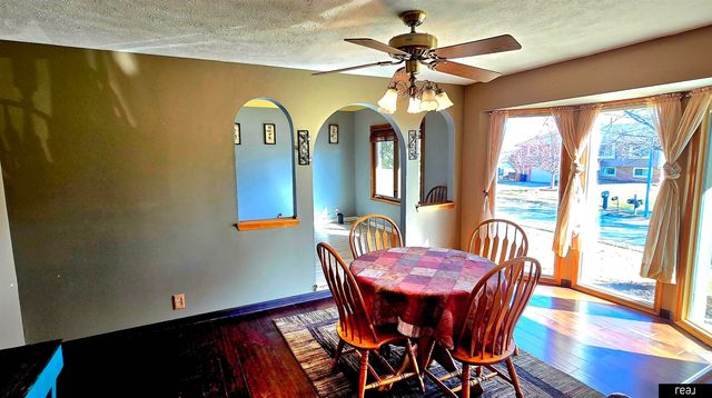 9802 23rd Street, Bellevue, NE 68123