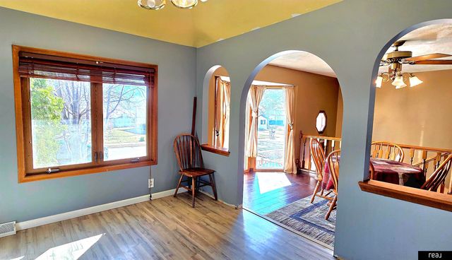 9802 23rd Street, Bellevue, NE 68123