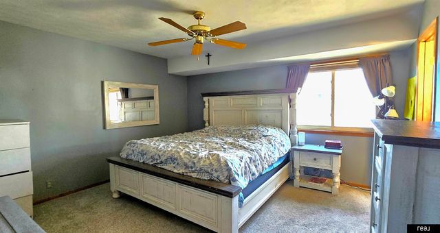 9802 23rd Street, Bellevue, NE 68123