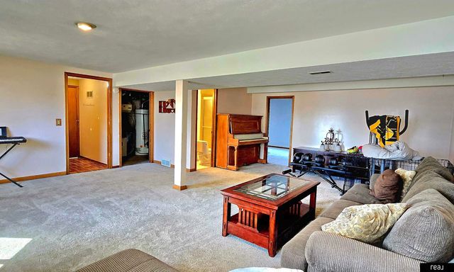 9802 23rd Street, Bellevue, NE 68123