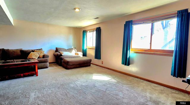 9802 23rd Street, Bellevue, NE 68123