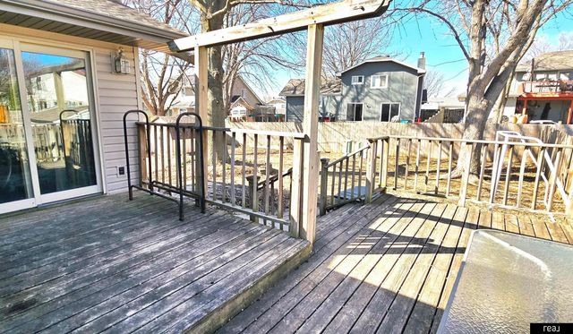 9802 23rd Street, Bellevue, NE 68123