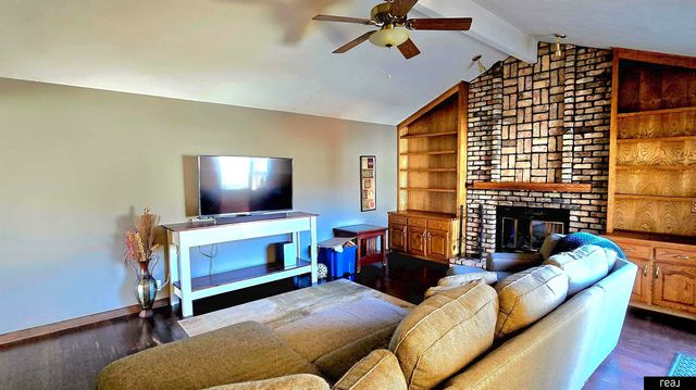 9802 23rd Street, Bellevue, NE 68123