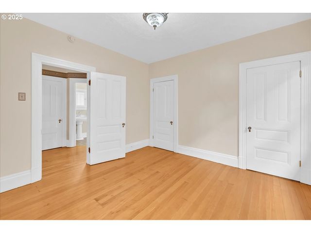 674 11TH St, Astoria, OR 97103