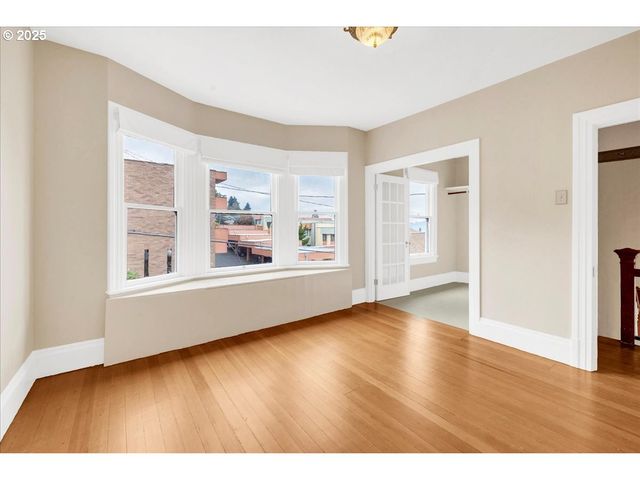 674 11TH St, Astoria, OR 97103