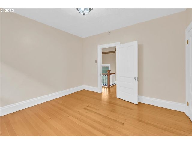 674 11TH St, Astoria, OR 97103