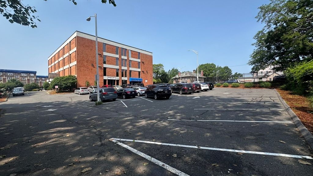 155 Maple St 407, Springfield, MA 01105