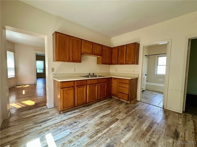 127 Hayden St, Buffalo, NY 14210