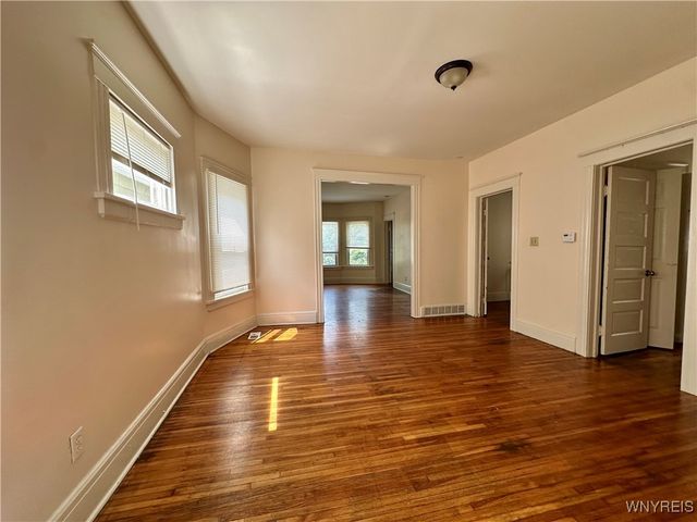 127 Hayden St, Buffalo, NY 14210