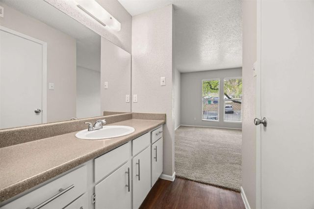 3111 Parker LN 0141, Austin, TX 78741