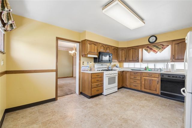 212 S 4th Street, Youngwood, PA 15697