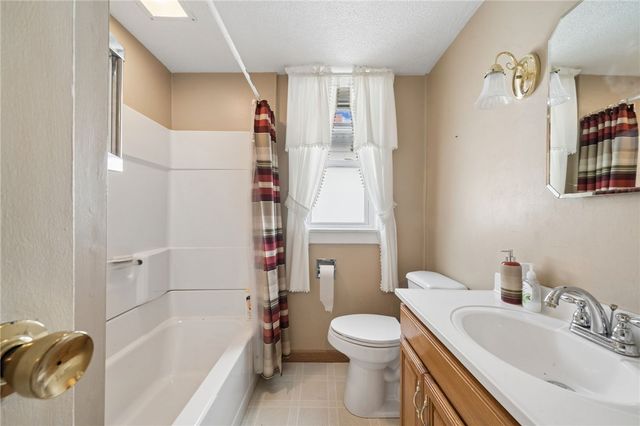 212 S 4th Street, Youngwood, PA 15697