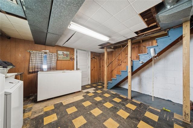 212 S 4th Street, Youngwood, PA 15697