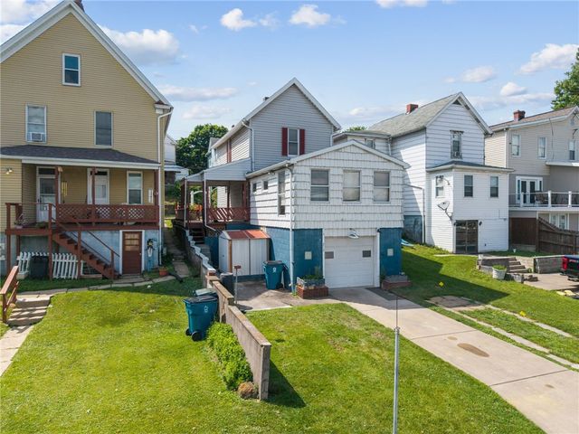 212 S 4th Street, Youngwood, PA 15697
