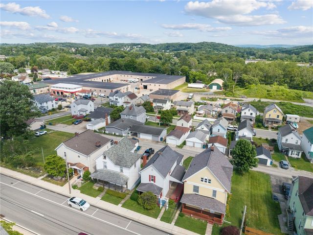 212 S 4th Street, Youngwood, PA 15697