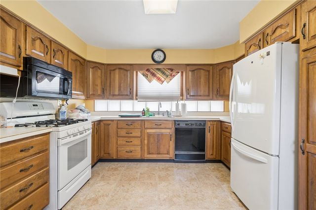 212 S 4th Street, Youngwood, PA 15697