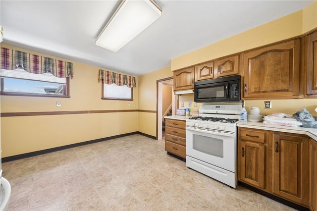 212 S 4th Street, Youngwood, PA 15697
