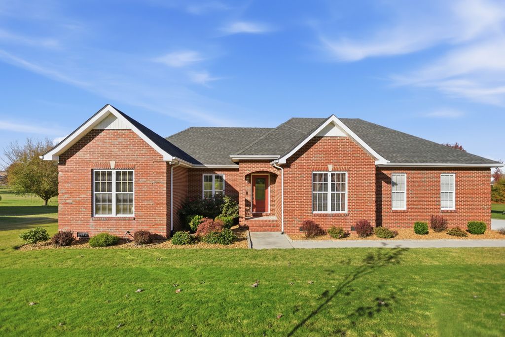 431 Ovoca Lake Rd, Tullahoma, TN 37388