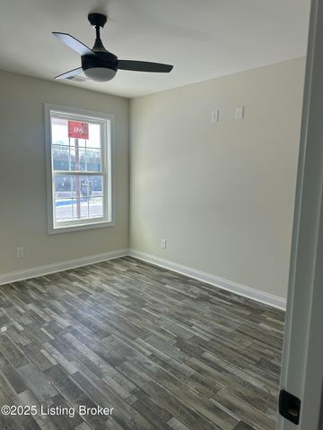 4706 Quinn Dr, Louisville, KY 40216