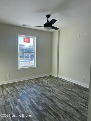 4706 Quinn Dr, Louisville, KY 40216