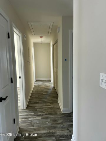 4706 Quinn Dr, Louisville, KY 40216