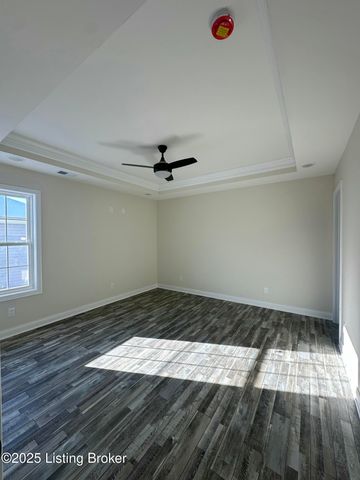 4706 Quinn Dr, Louisville, KY 40216