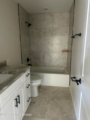 4706 Quinn Dr, Louisville, KY 40216