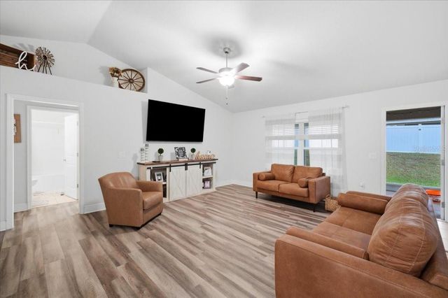 1593 LEMON AVENUE, Winter Haven, FL 33881