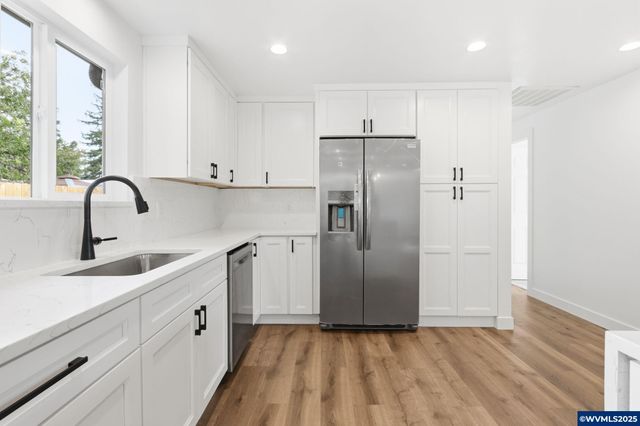 400 Church St, Amity, OR 97101