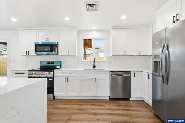 400 Church St, Amity, OR 97101