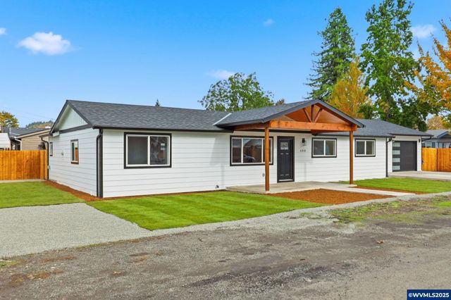 400 Church St, Amity, OR 97101