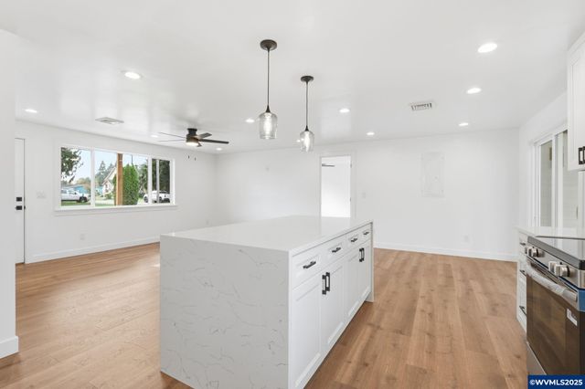 400 Church St, Amity, OR 97101