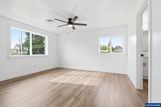 400 Church St, Amity, OR 97101