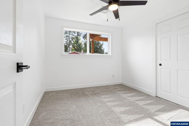 400 Church St, Amity, OR 97101