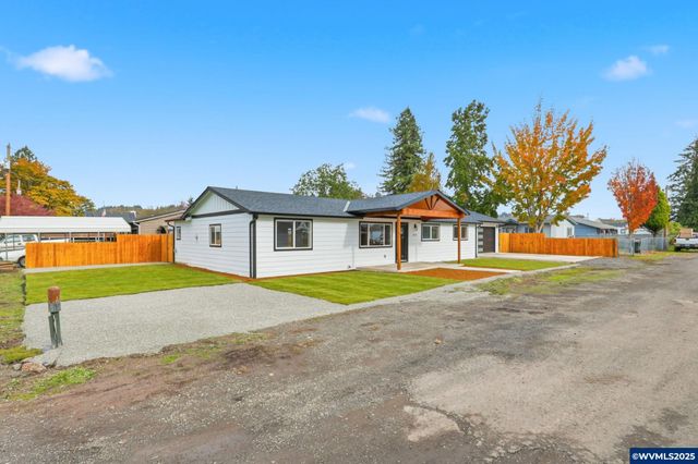 400 Church St, Amity, OR 97101