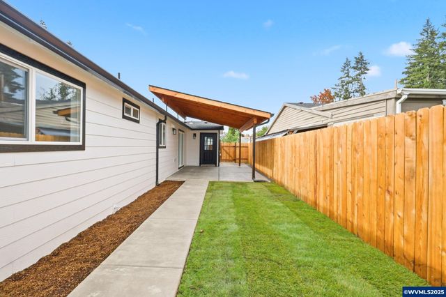 400 Church St, Amity, OR 97101