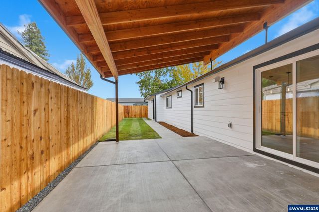 400 Church St, Amity, OR 97101