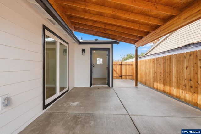 400 Church St, Amity, OR 97101