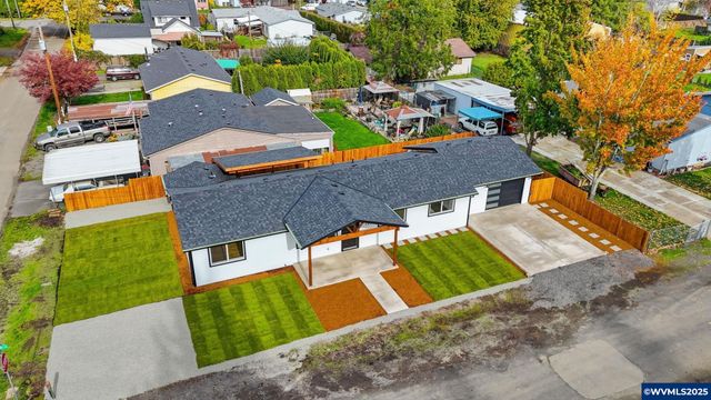 400 Church St, Amity, OR 97101