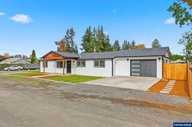 400 Church St, Amity, OR 97101