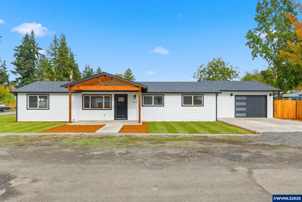 Image 1 of property listing at 400 Church St, Amity, OR 97101